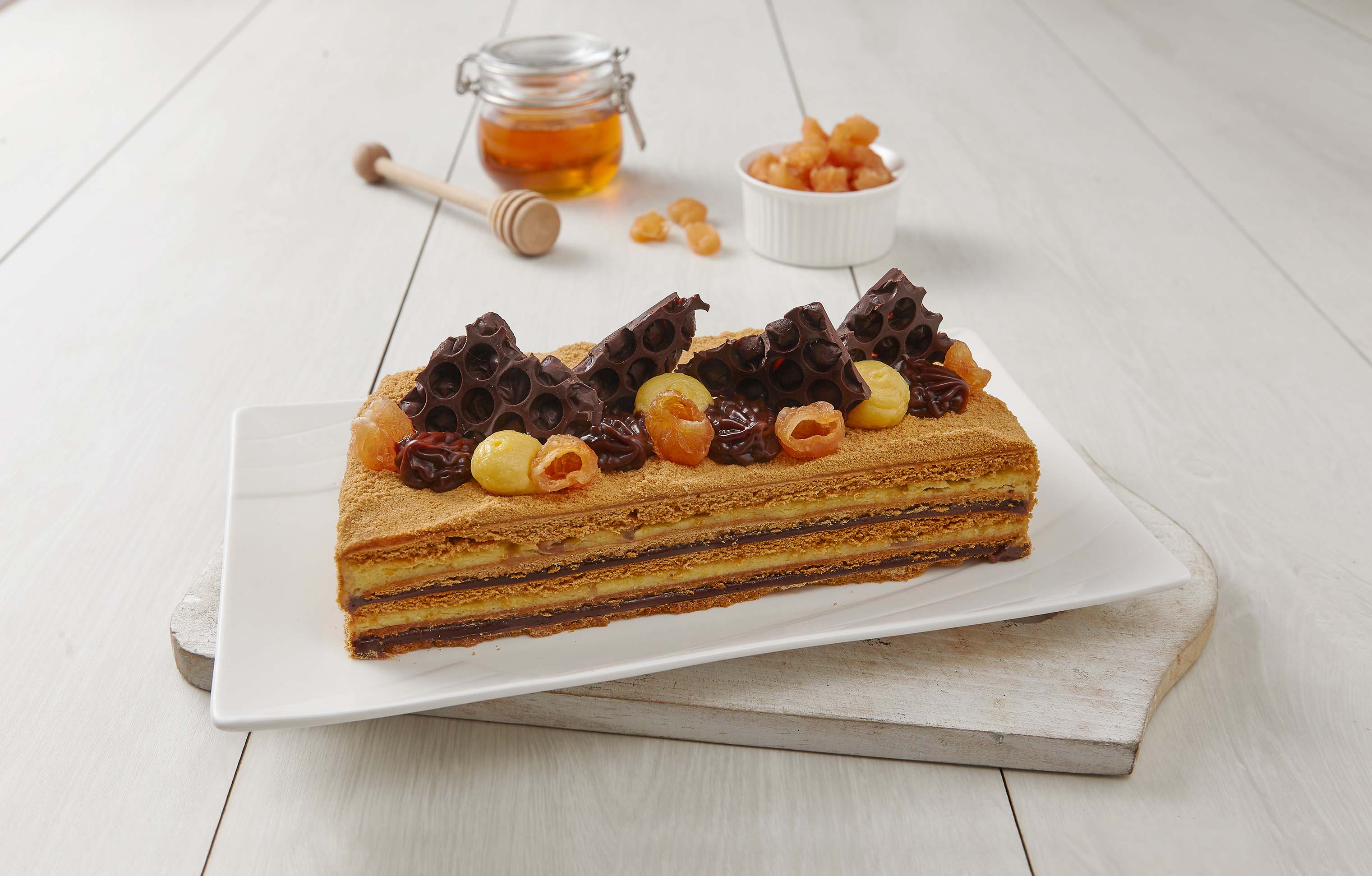 HONEY CARAMEL LONGAN CAKE